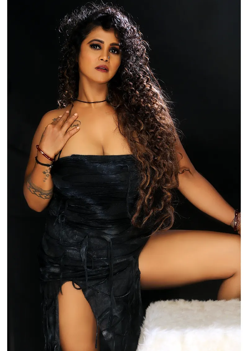 AANY ULLU ARTIST gallery photo 21 — Bangalore escorts
