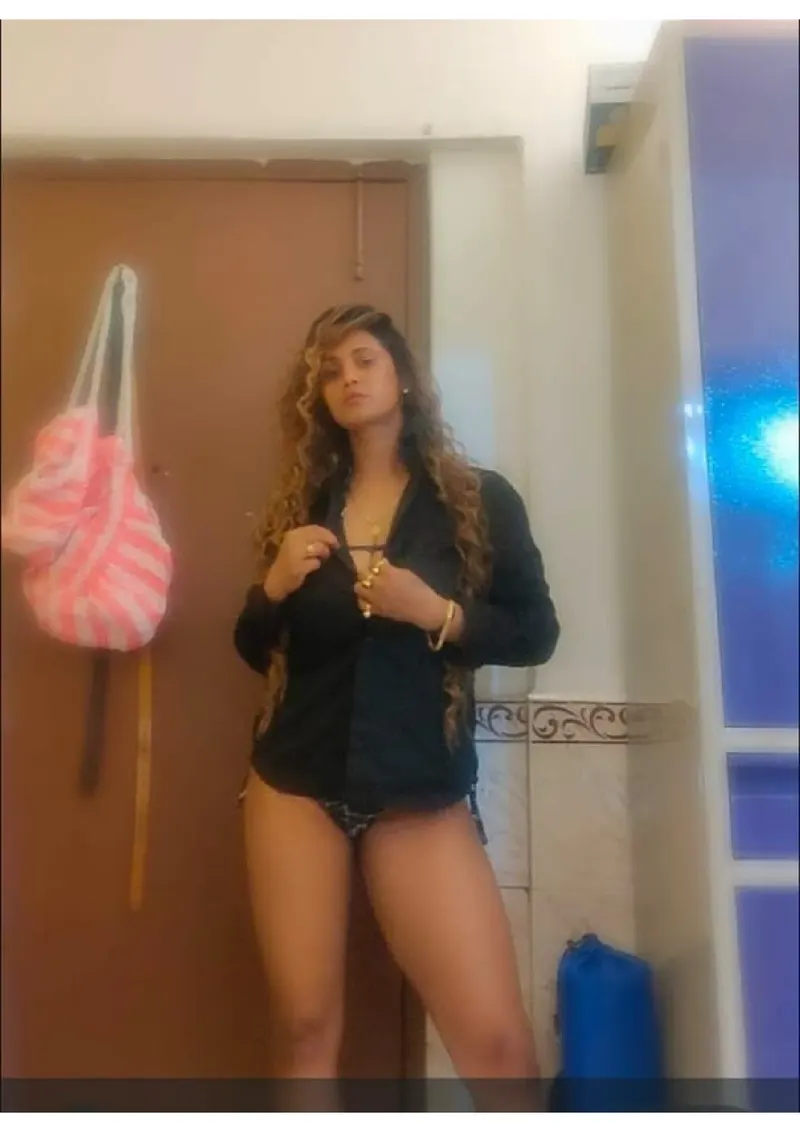 AANY ULLU ARTIST gallery photo 30 — Bangalore escorts