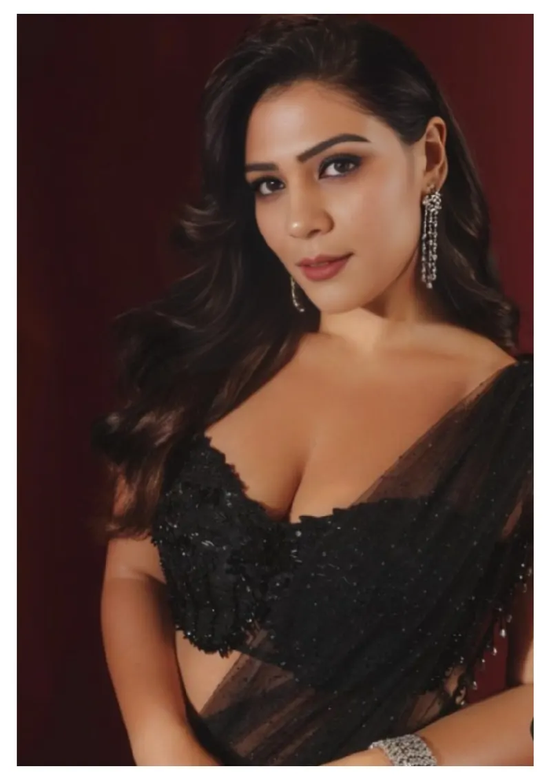 Busty Girl Zareena gallery photo 4 — Bangalore escorts
