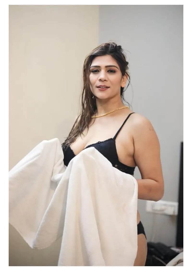 Busty Girl Zareena gallery photo 7 — Bangalore escorts