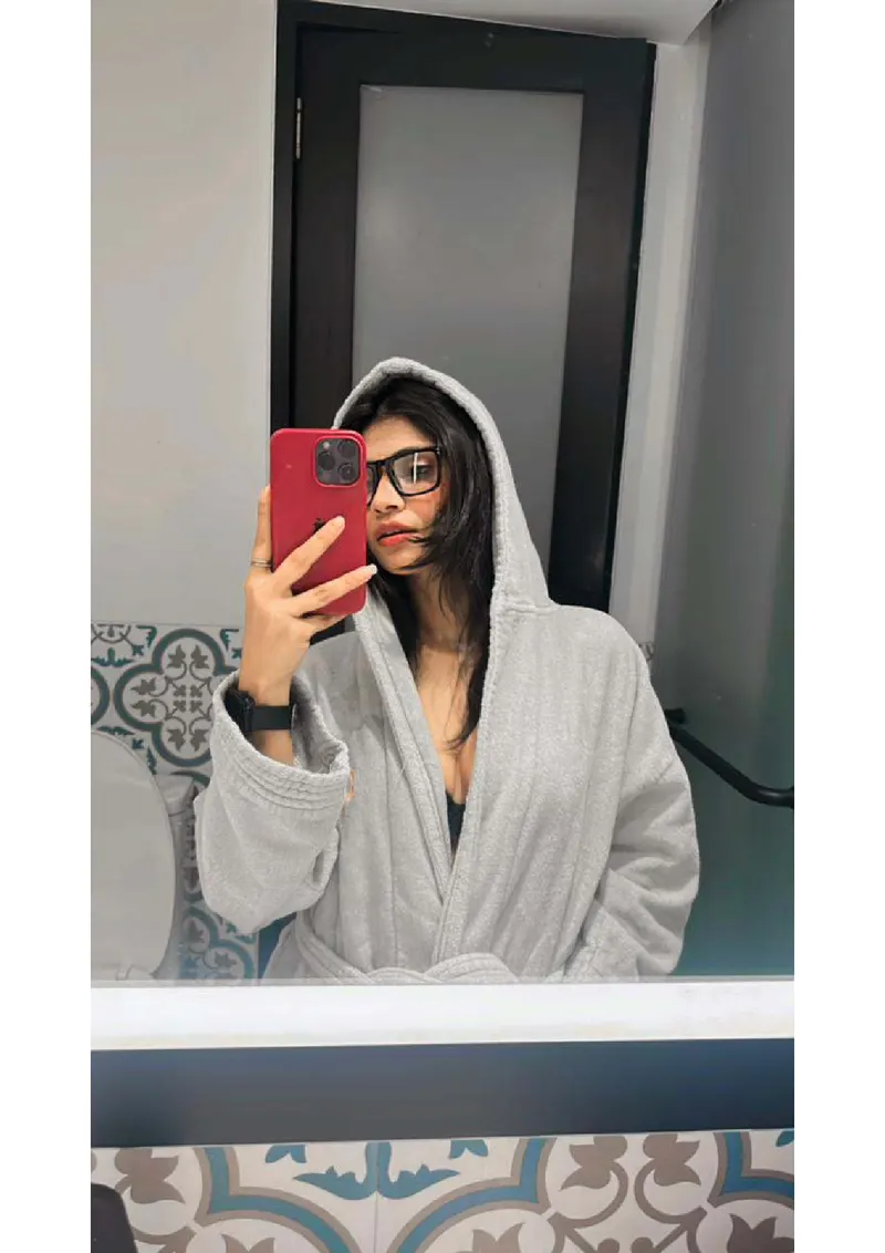JANVI MUMBAI COLLEGE STUDENT gallery photo 8 — Bangalore escorts