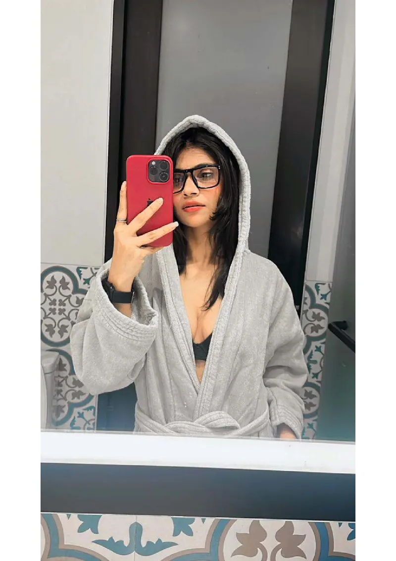 JANVI MUMBAI COLLEGE STUDENT gallery photo 9 — Bangalore escorts