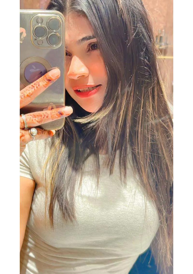 JANVI MUMBAI COLLEGE STUDENT gallery photo 10 — Bangalore escorts