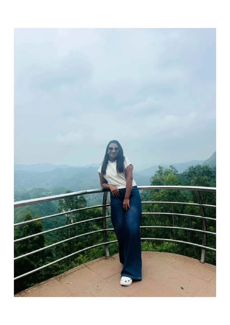 SOUTH HOT TELUGU MODEL URVASHI AVAILABLE gallery photo 5 — Bangalore escorts
