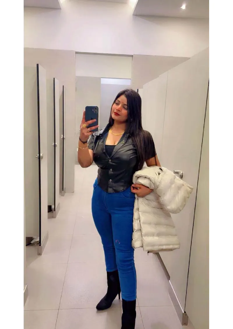 yashi top gallery photo 2 — Bangalore escorts