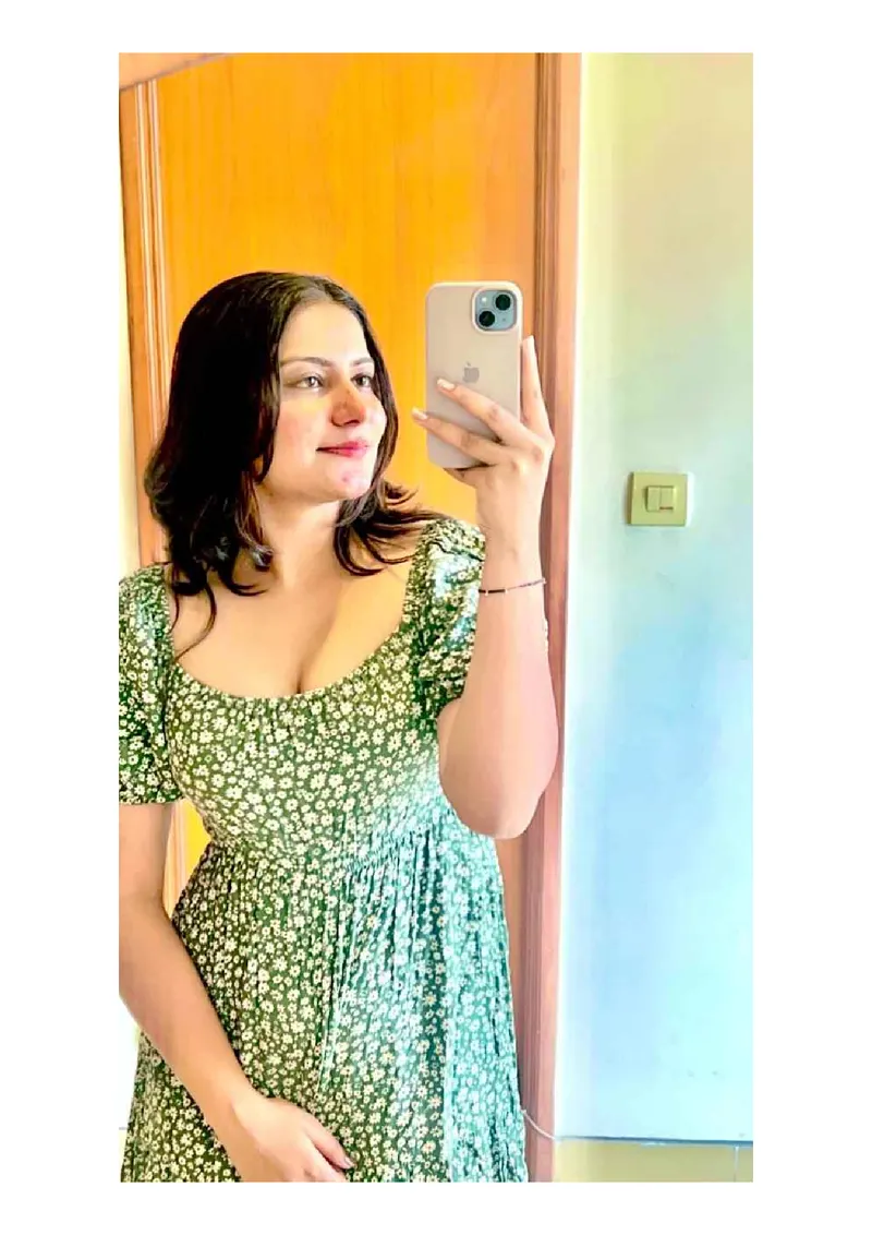 Young girl age 19 Priyanka available gallery photo 4 — Bangalore escorts