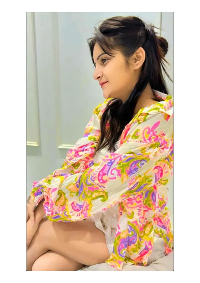 Young kashmiri girl Kushboo available gallery photo 3 — Bangalore escorts