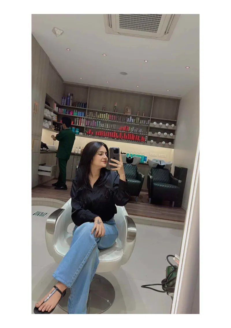 Young kashmiri girl Kushboo available gallery photo 5 — Bangalore escorts