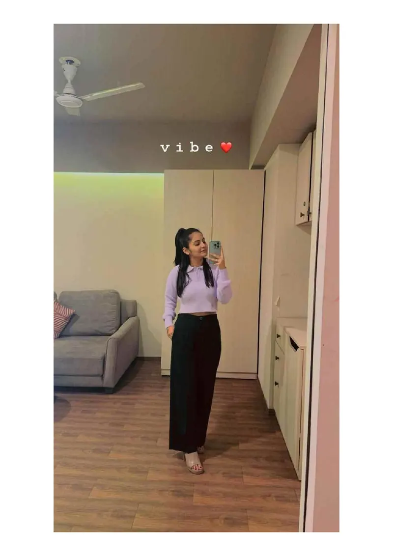 Young kashmiri girl Kushboo available gallery photo 9 — Bangalore escorts