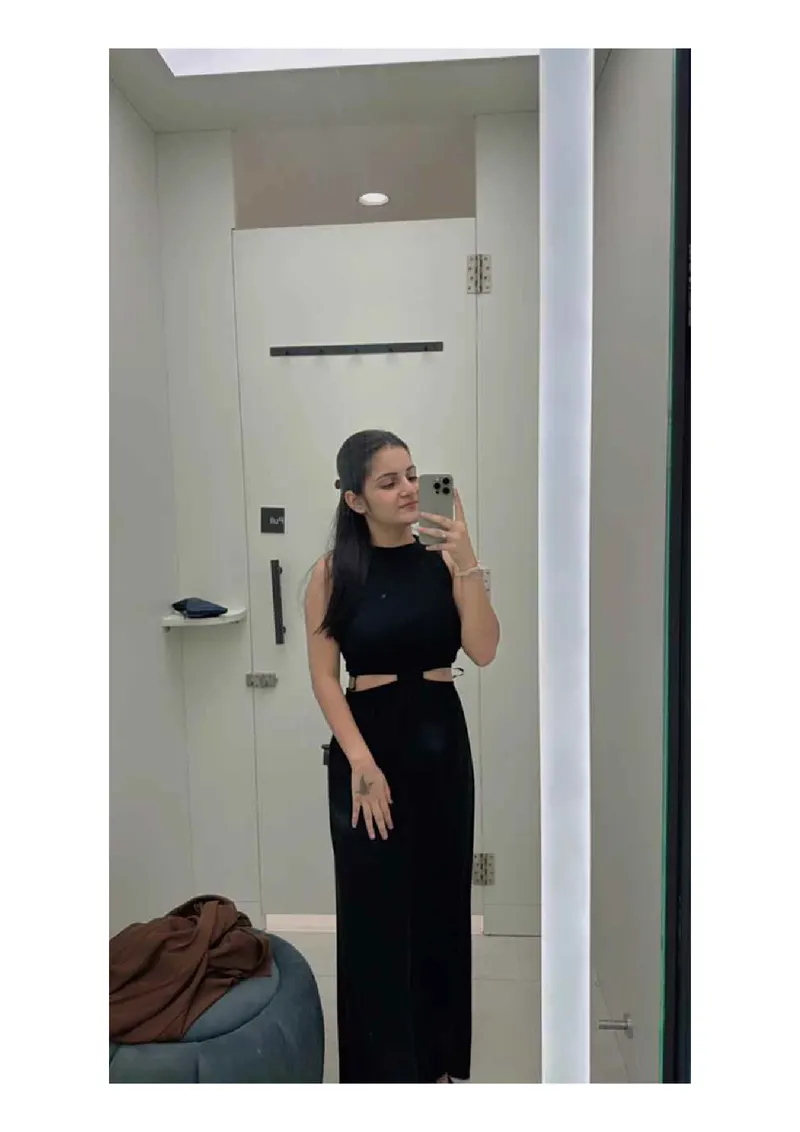 Young kashmiri girl Kushboo available gallery photo 10 — Bangalore escorts