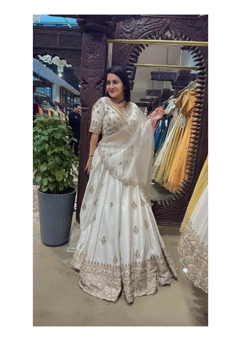 Young kashmiri girl Kushboo available gallery photo 12 — Bangalore escorts